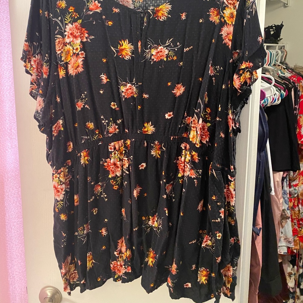 Black floral blouse torrid size 6